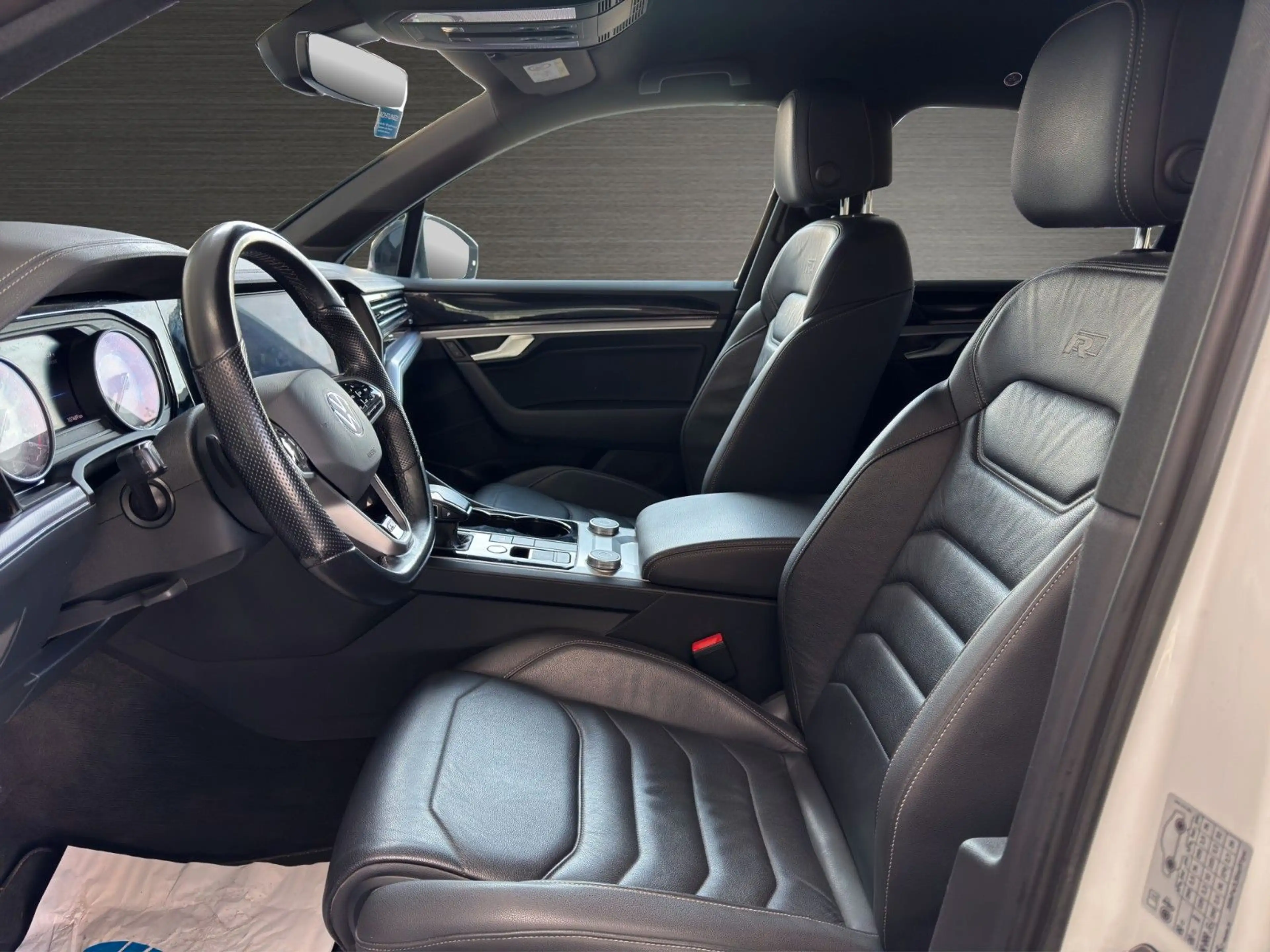 Volkswagen Touareg 3.0 TDI R-Line 4M LED Leder Kamera Luft. — photo 12