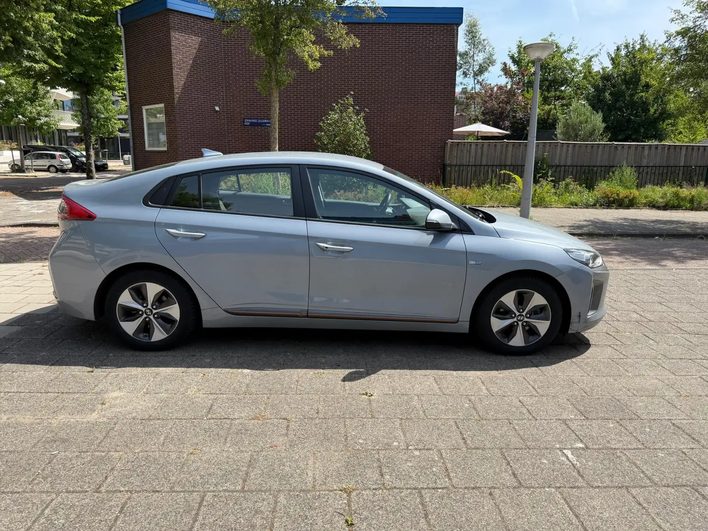 Hyundai IONIQ Comfort EV Cruise NAVI PDC Grijs - 2