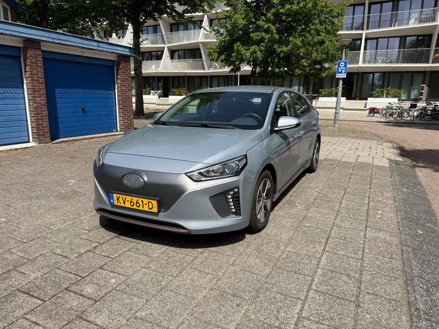 Hyundai IONIQ Comfort EV Cruise NAVI PDC Grijs - 1