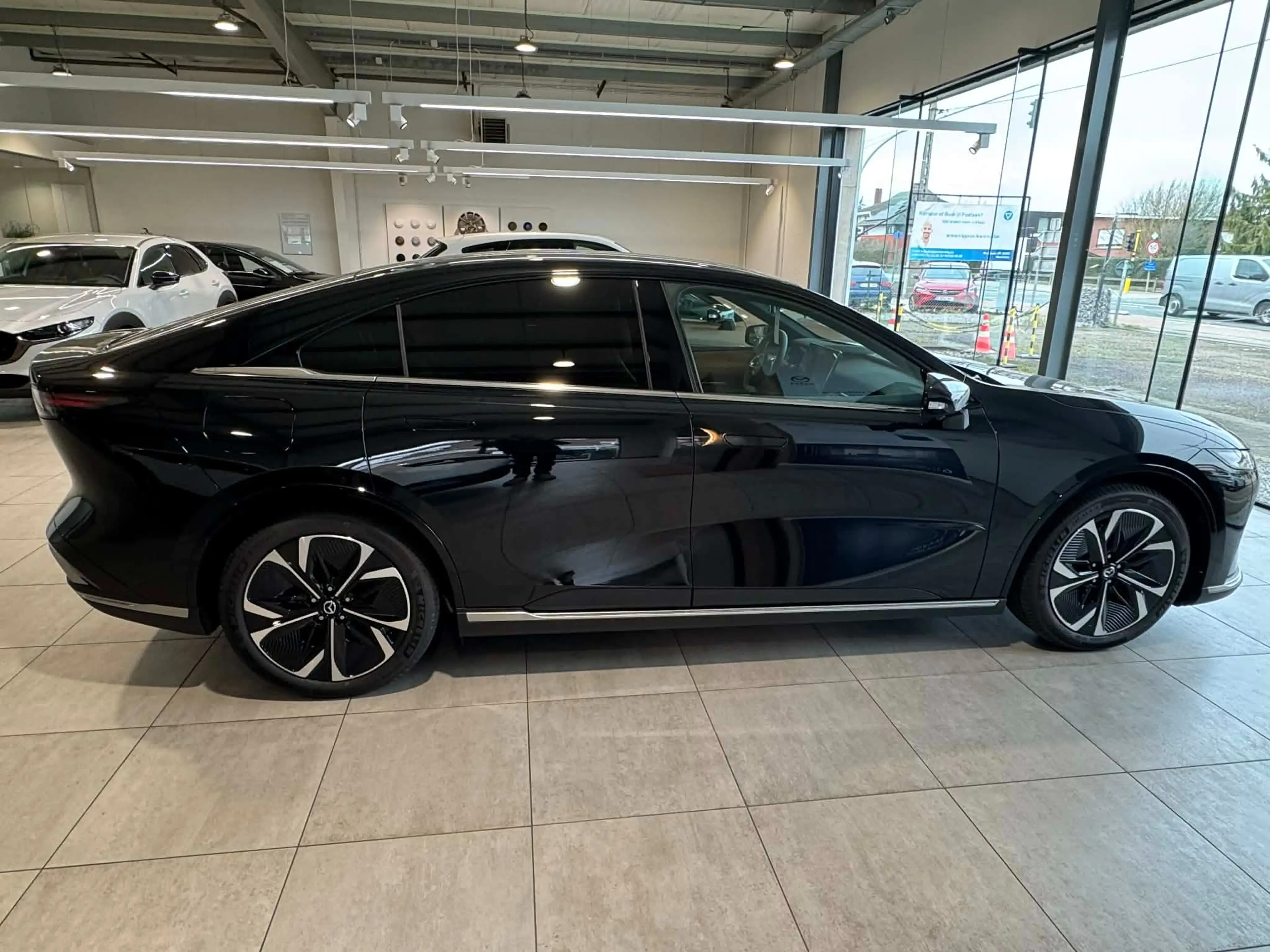 Mazda 6e 6e 68.8 kWh Takumi Plus — photo 6