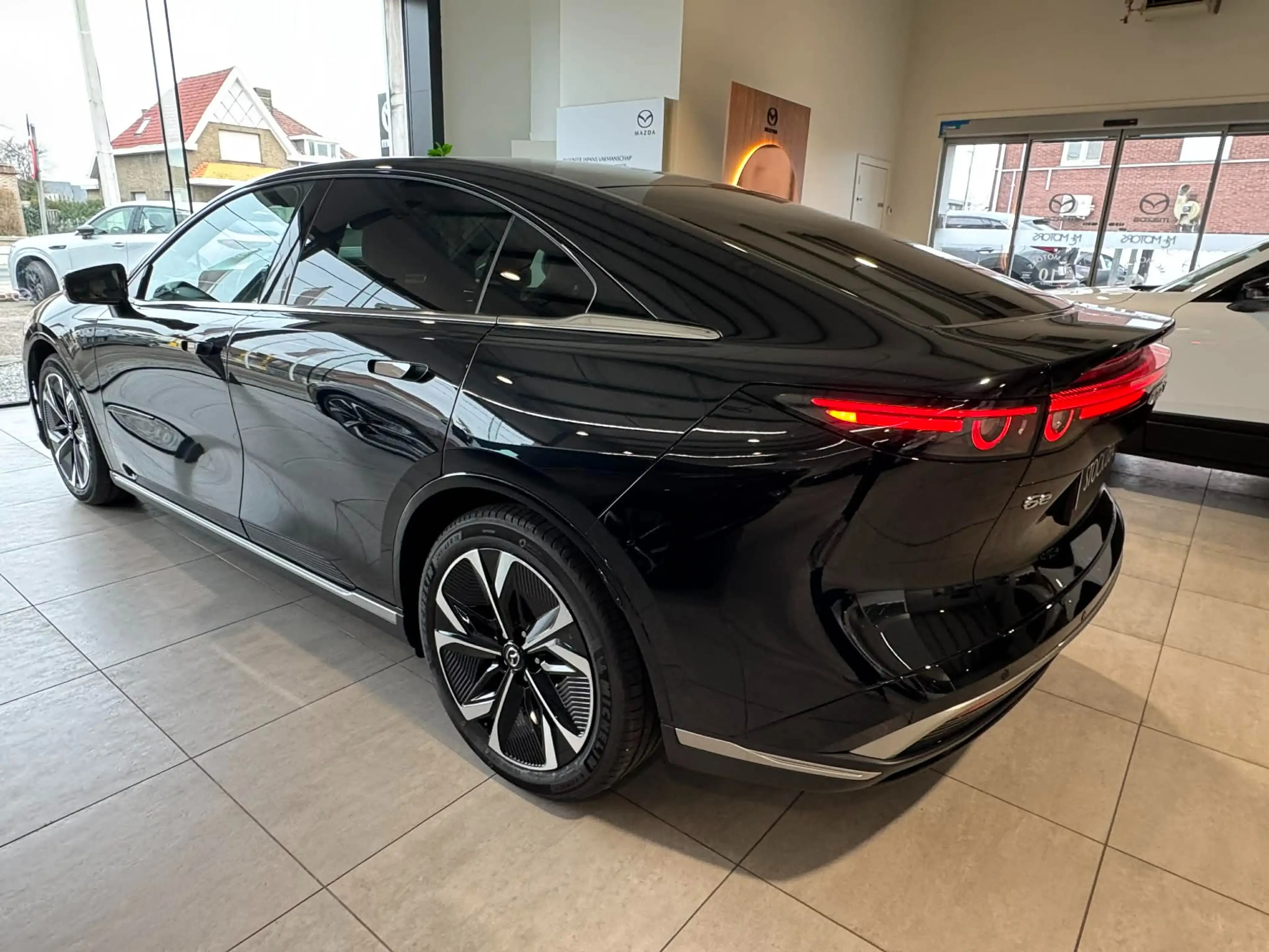 Mazda 6e 6e 68.8 kWh Takumi Plus — photo 2