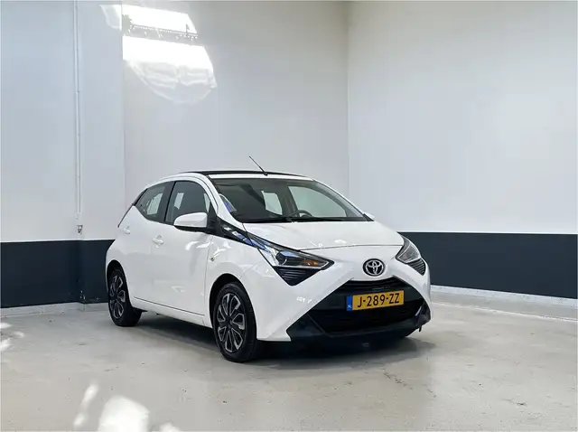 Toyota Aygo 1.0 VVT-i x-play cabrio | Apple Carplay/ Android A