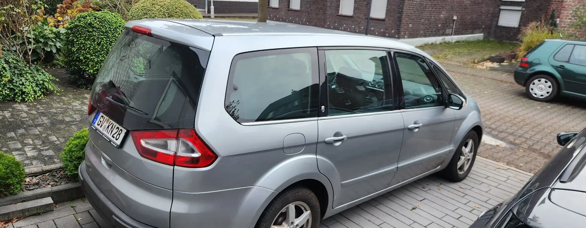 Ford Galaxy 2.0 TDCi DPF Ghia Grau - 2