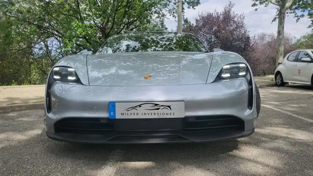 Porsche Taycan 4S