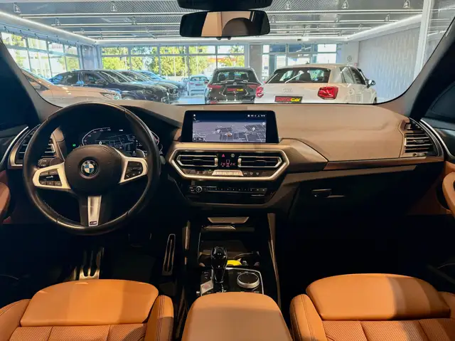 BMW X3 view 11
