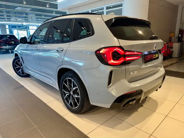 BMW X3 view 5