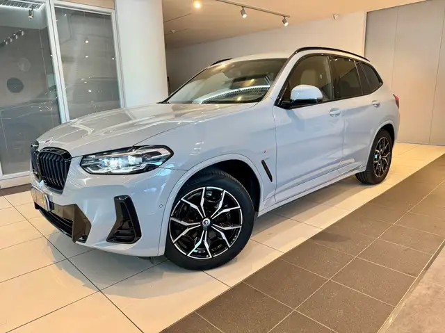 BMW X3 view 3