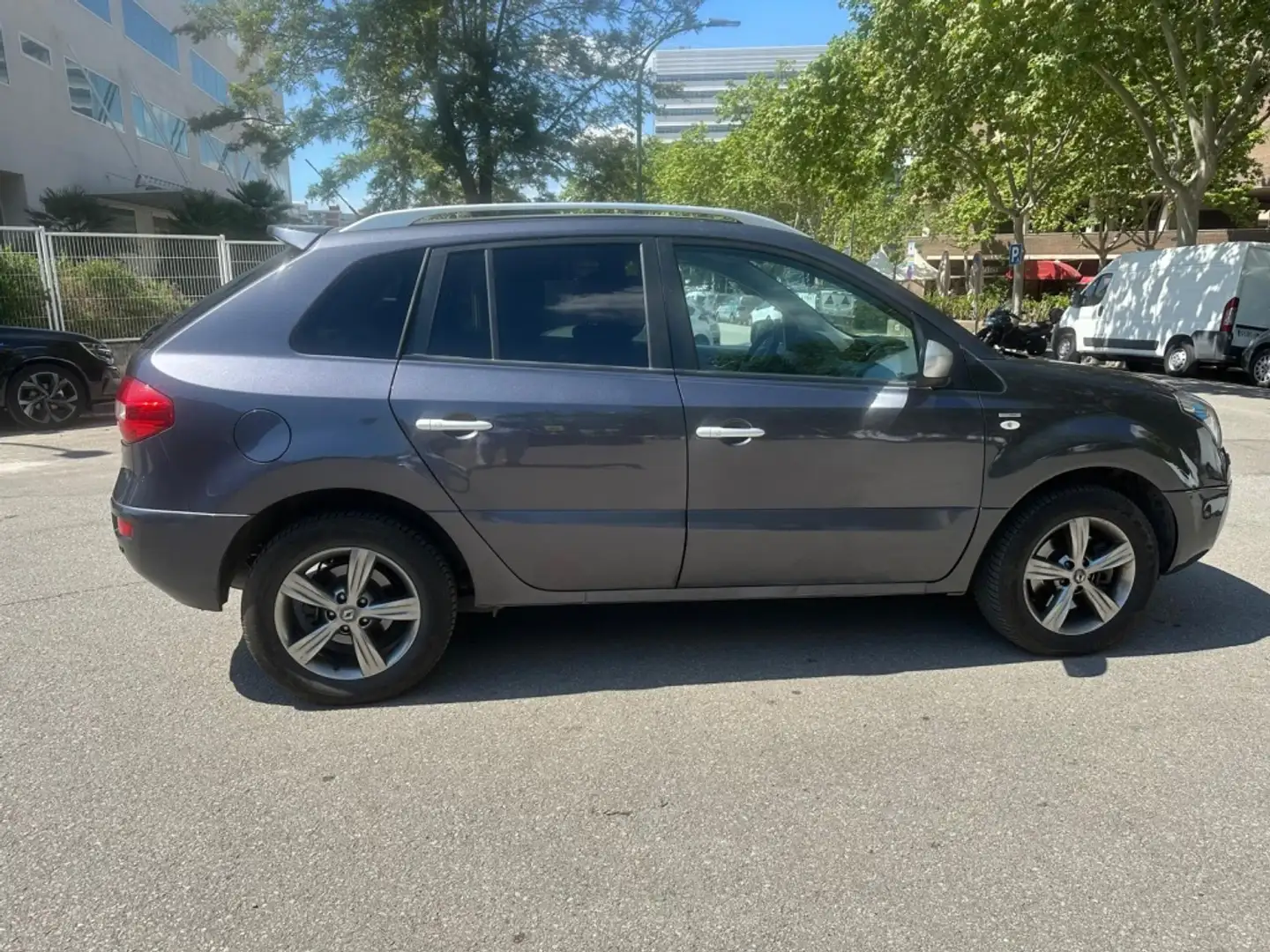 Renault Koleos 2.0dCi Bose Edition Aut. 4x4 Gris - 2