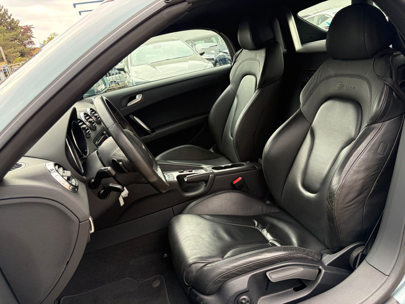 Audi TT Coupe/Roadster 2.0 TFSI Roadster*S-LINE* — photo 14