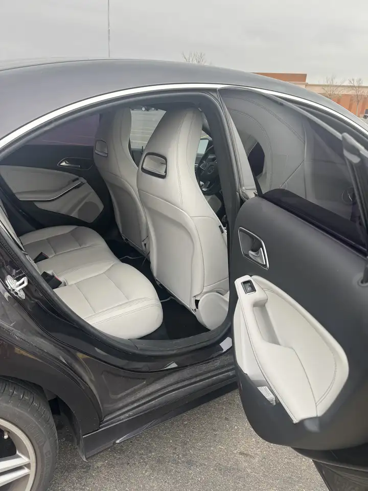 Mercedes-Benz CLA снимка Mercedes-Benz CLA