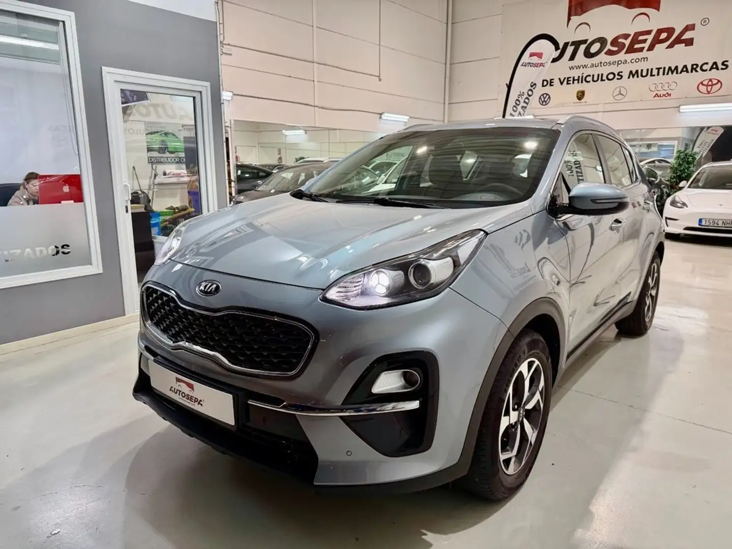 Kia Sportage 1.6 MHEV Drive 85kW Pack Style 4x2 Gris - 2