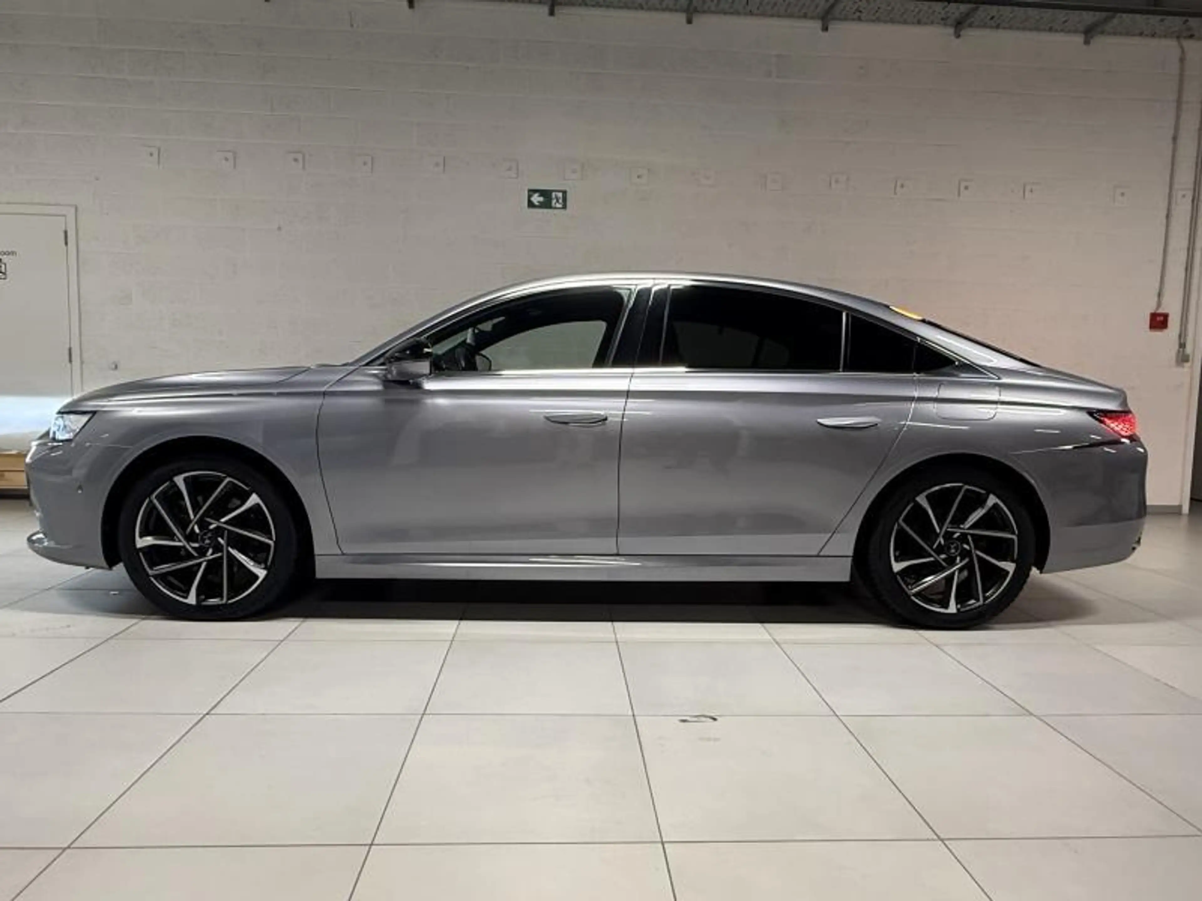 DS Automobiles DS 9 Rivoli + — photo 3