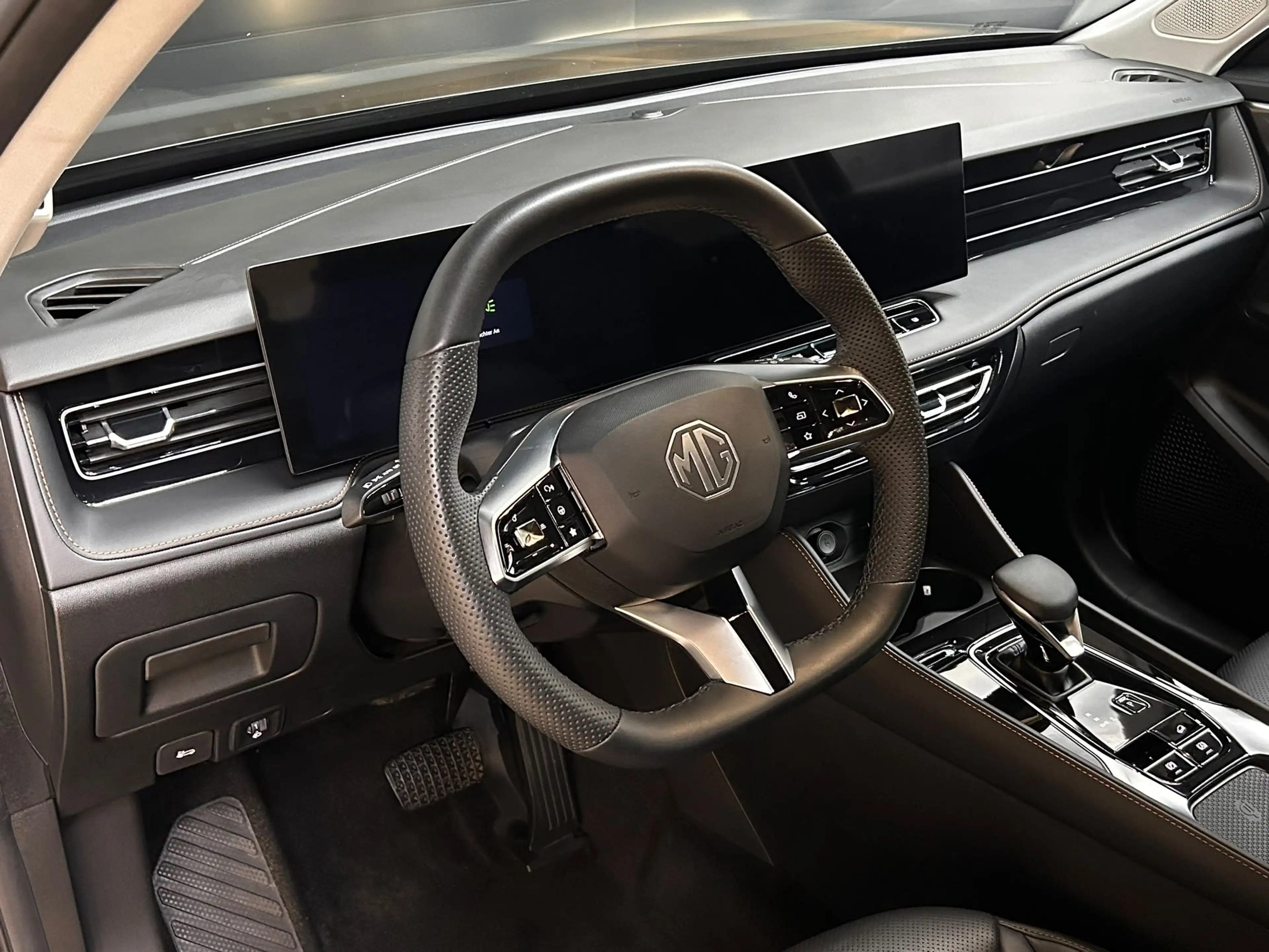 MG HS 1.5 TGDI Luxury >NAV+360+VIRTU+ACC+LEDER+SHZ+ — photo 12