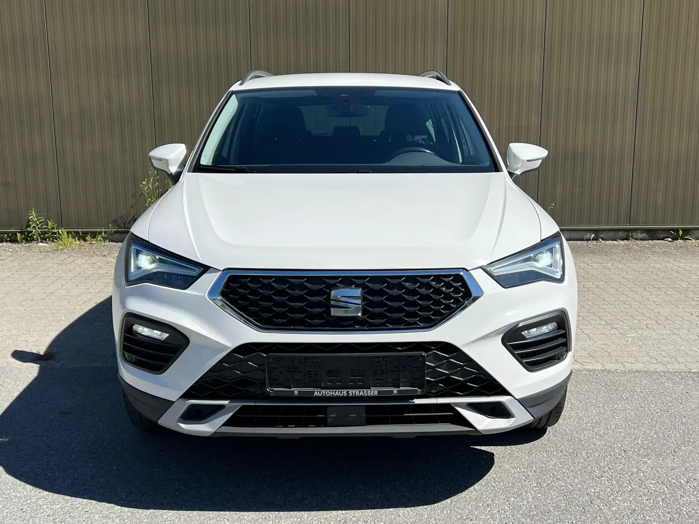 SEAT Ateca 2.0 TDI 4Drive DSG Navi LED ACC AHK Kamera Weiß - 2