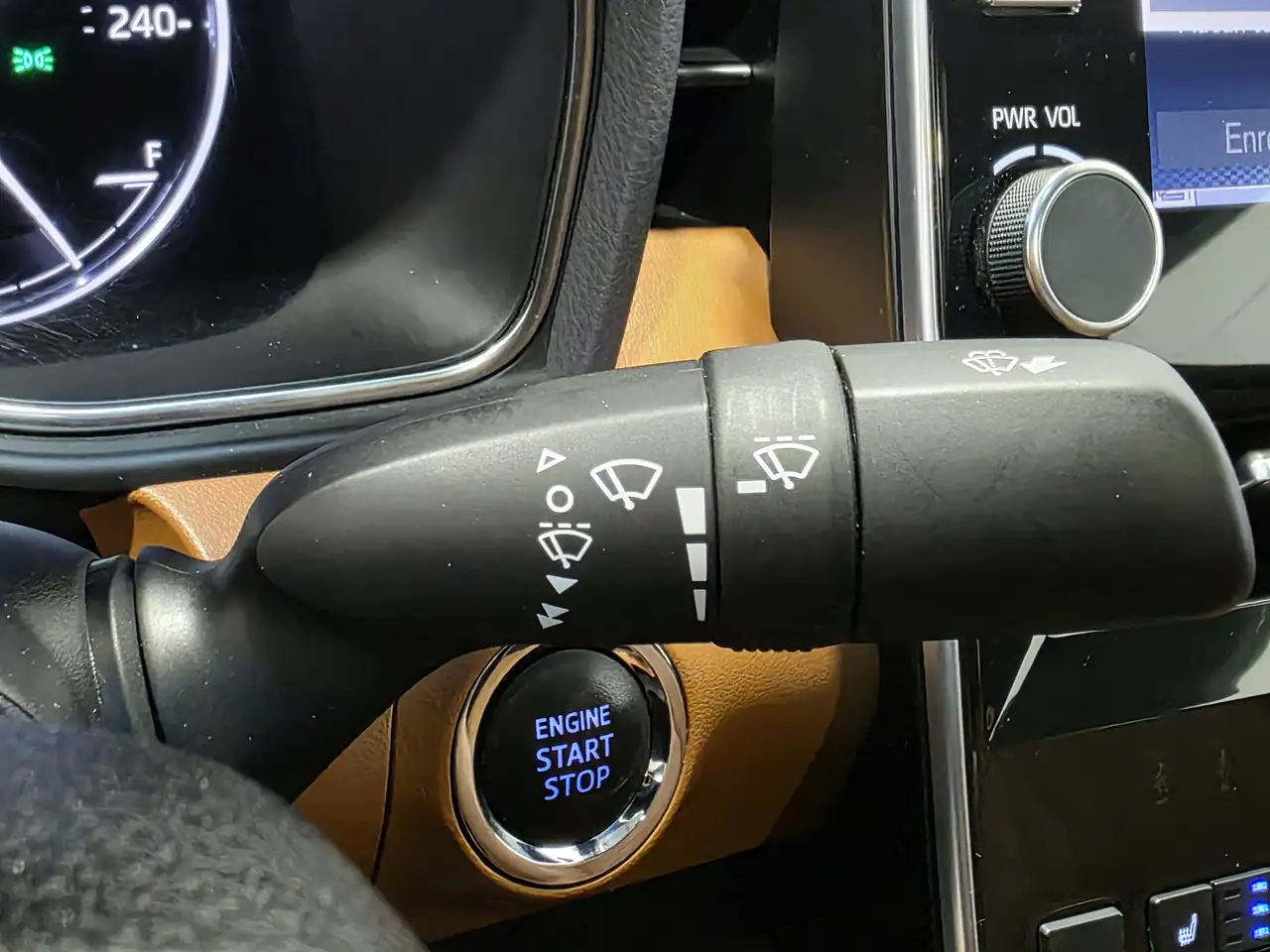 Toyota Avalon снимка Toyota Avalon