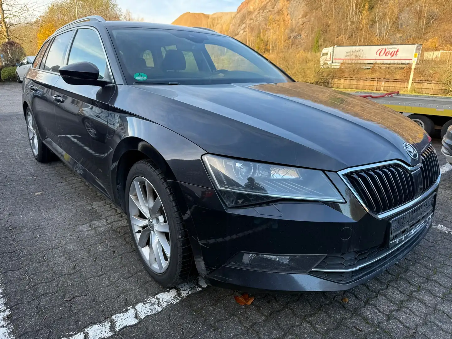 Skoda Superb Style 4x4 / Automatik / Tüv 3/27 Schwarz - 1