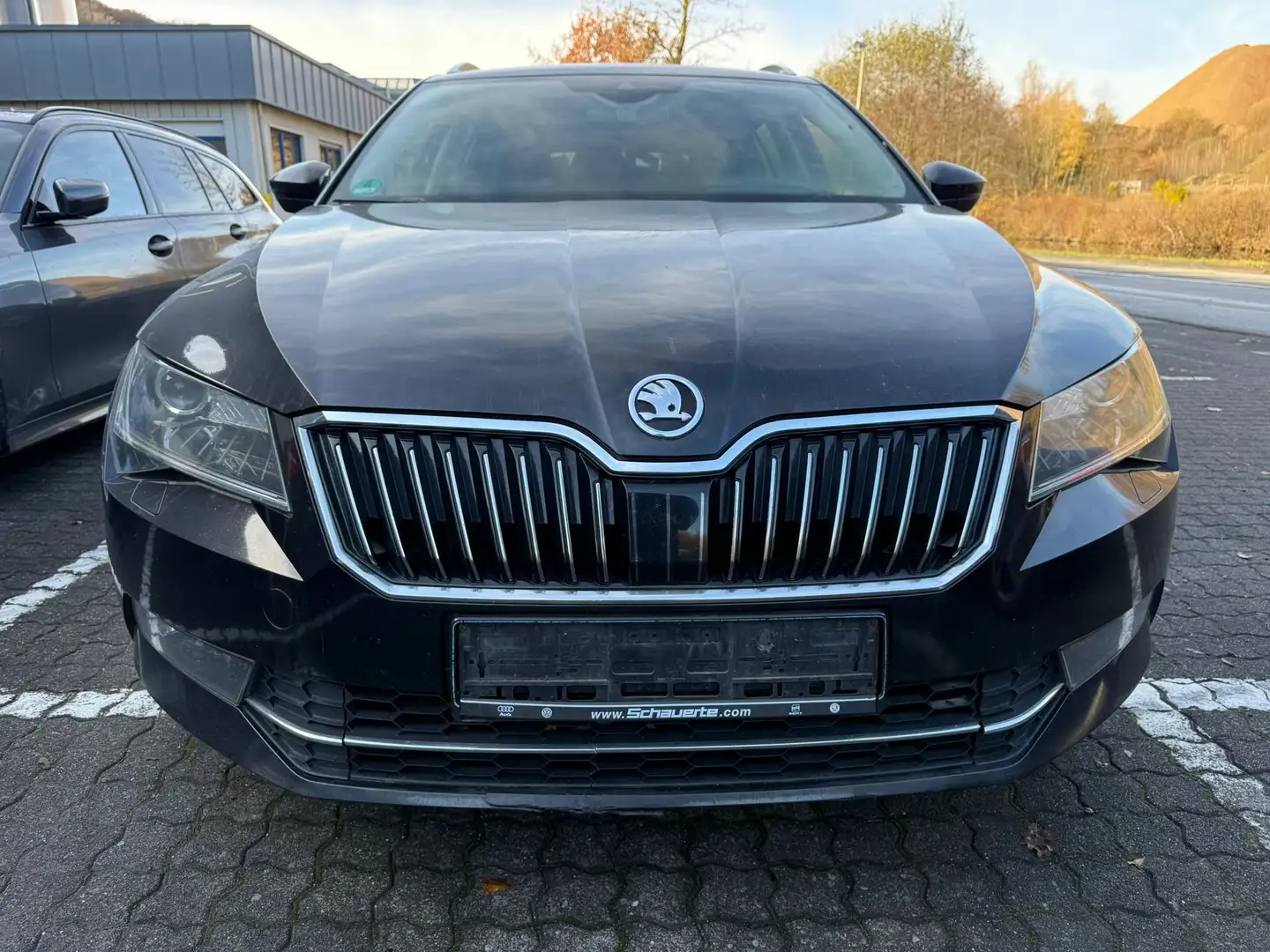 Skoda Superb Style 4x4 / Automatik / Tüv 3/27 Schwarz - 2