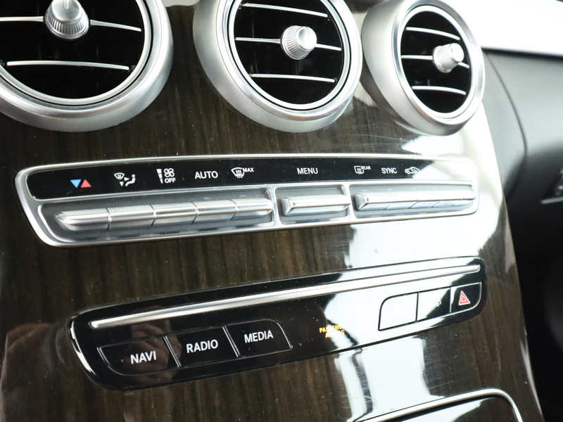 Mercedes-Benz C 220 d Cabrio *AMG*Multibeam*Burmester*Kamera** — photo 14