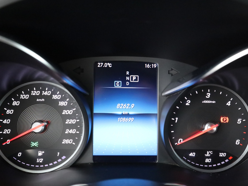 Mercedes-Benz C 220 d Cabrio *AMG*Multibeam*Burmester*Kamera** — photo 12