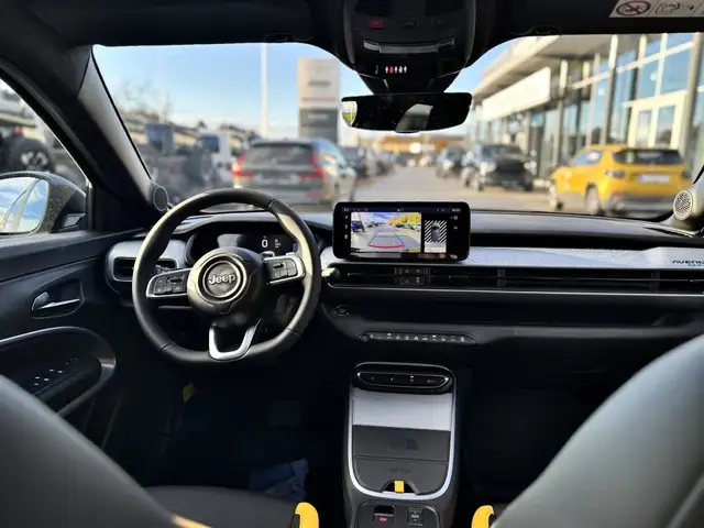 Jeep Avenger view 9