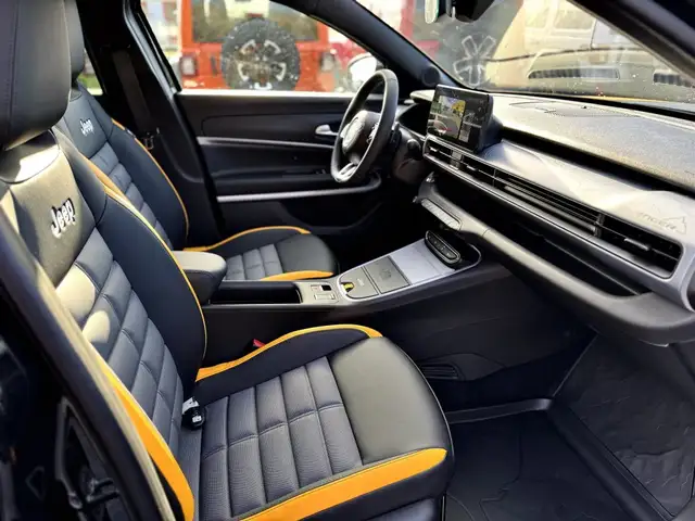 Jeep Avenger view 10