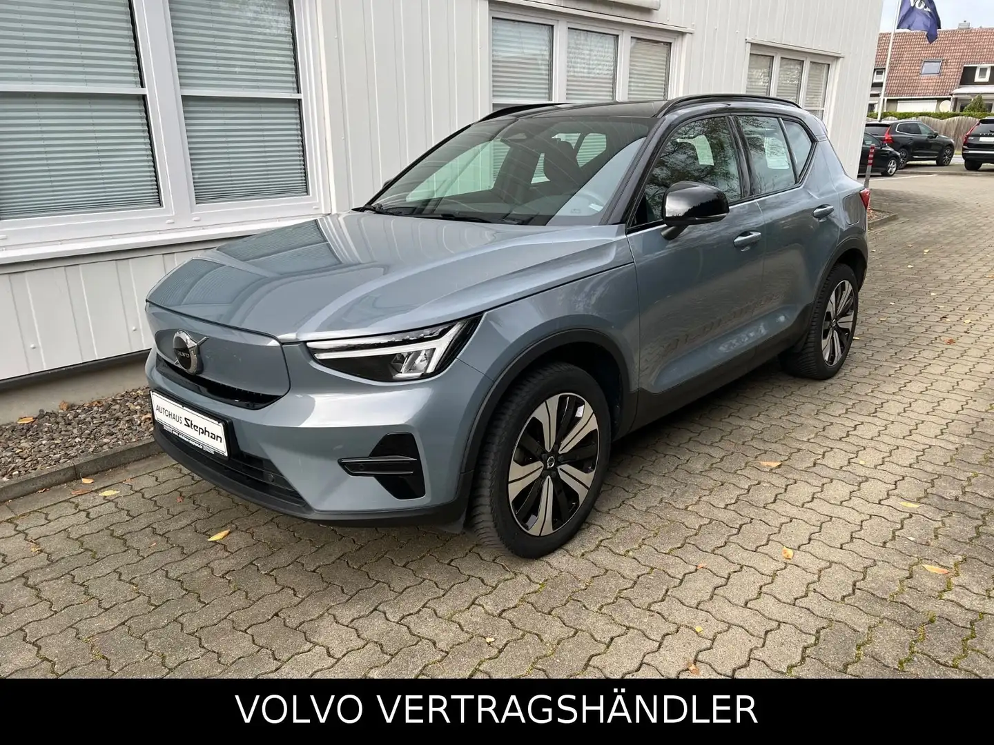 Volvo XC40 Recharge Single Motor Core AHK GARANTIE Grau - 1