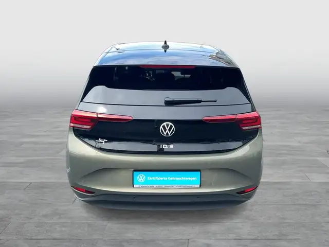Volkswagen Id.3 view 4