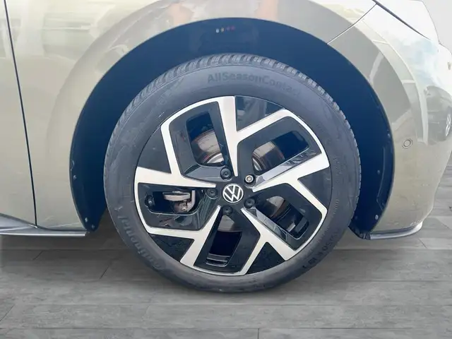Volkswagen Id.3 view 7