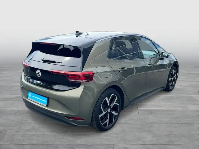 Volkswagen Id.3 view 5