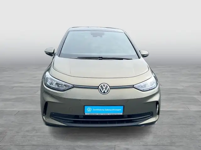 Volkswagen Id.3 view 8