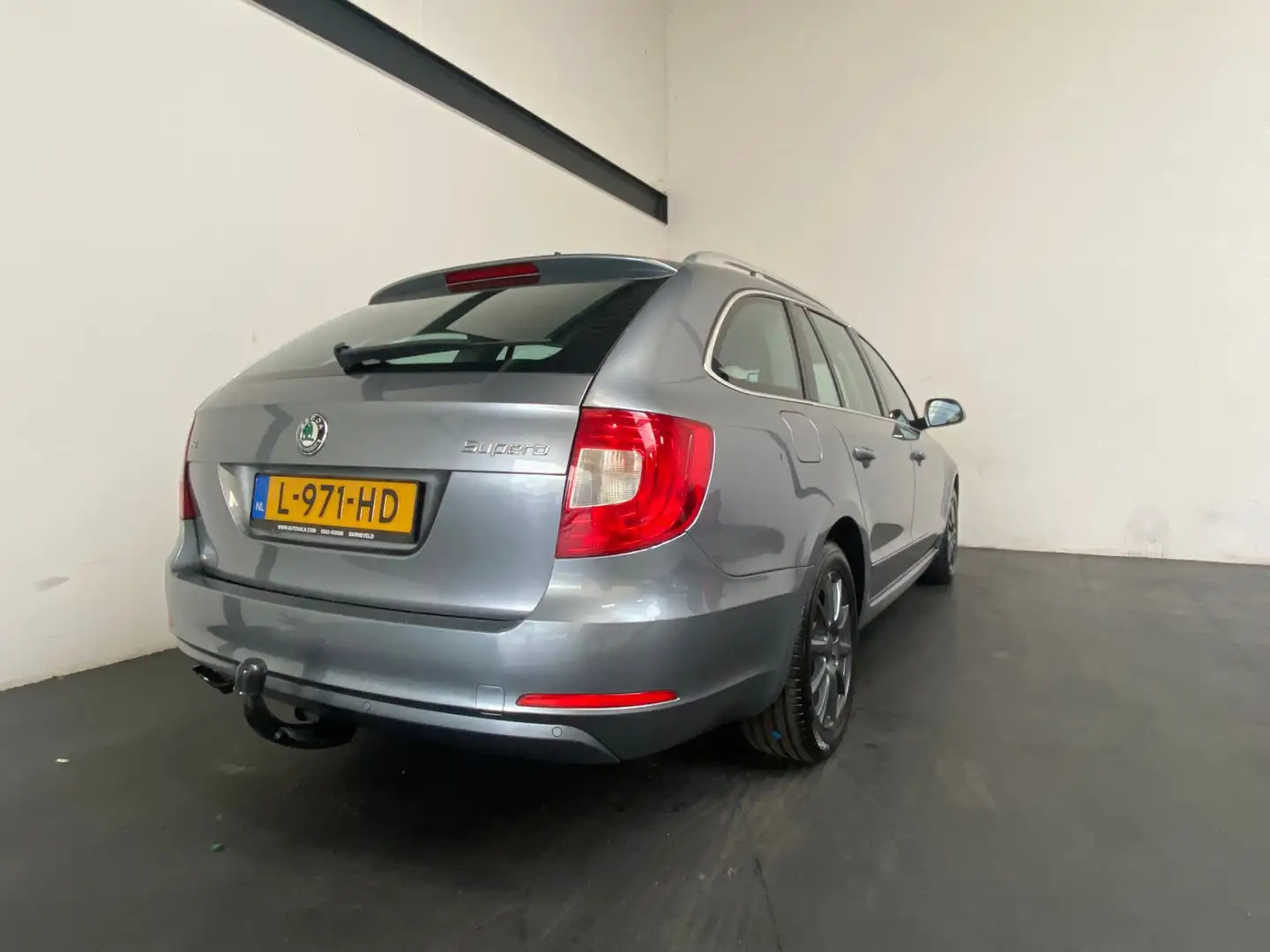 Skoda Superb Combi 1.8 TSI Elegance Grijs - 2