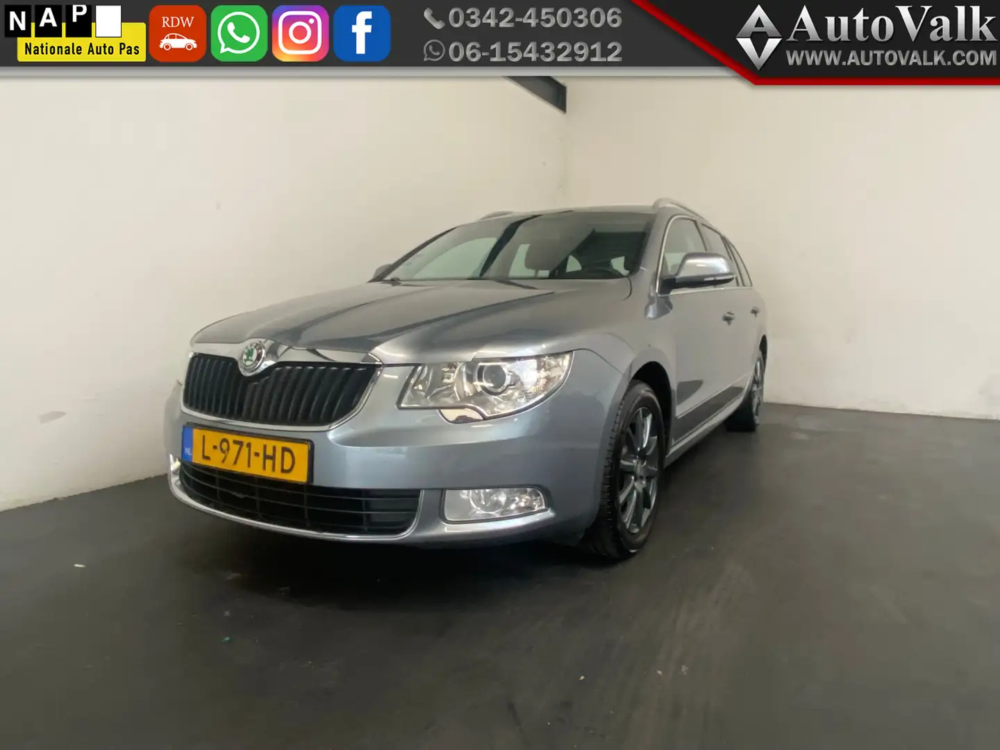 Skoda Superb Combi 1.8 TSI Elegance Grijs - 1