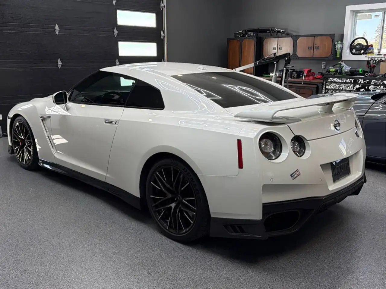 Nissan GT-R снимка Nissan GT-R