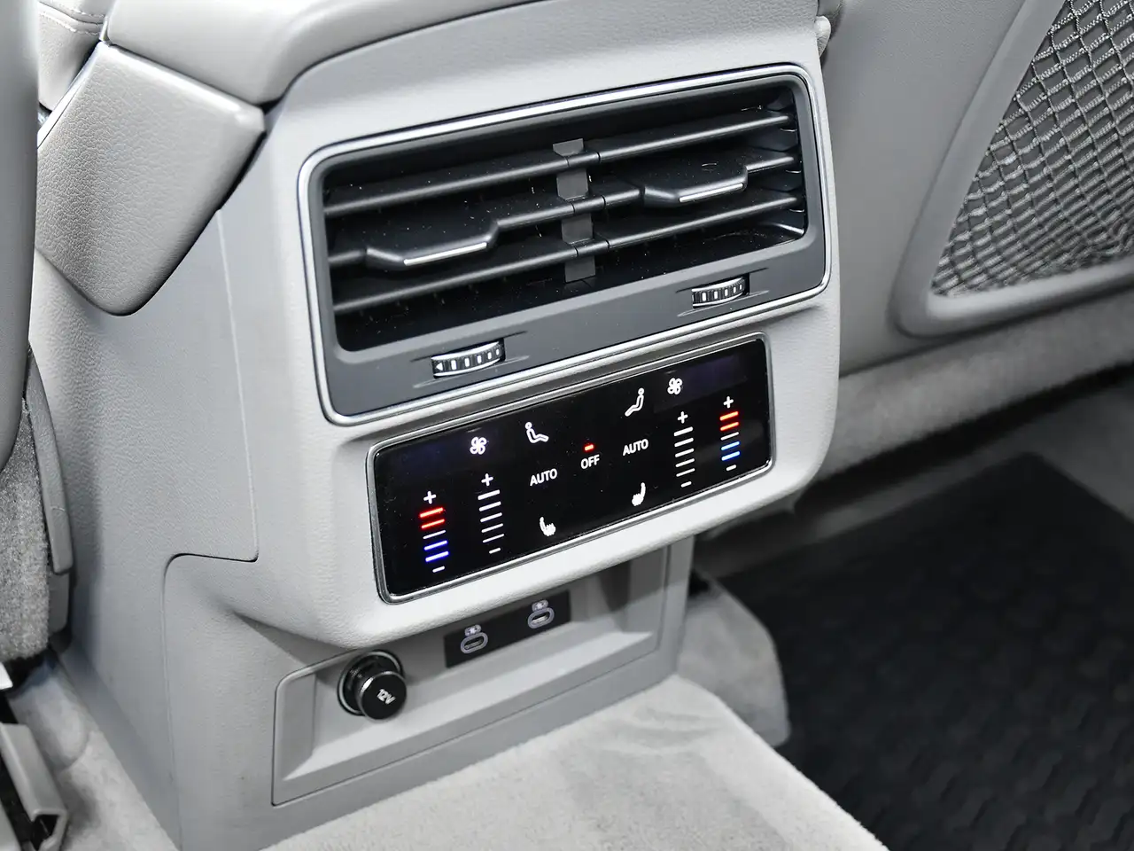 Audi Q7 снимка Audi Q7