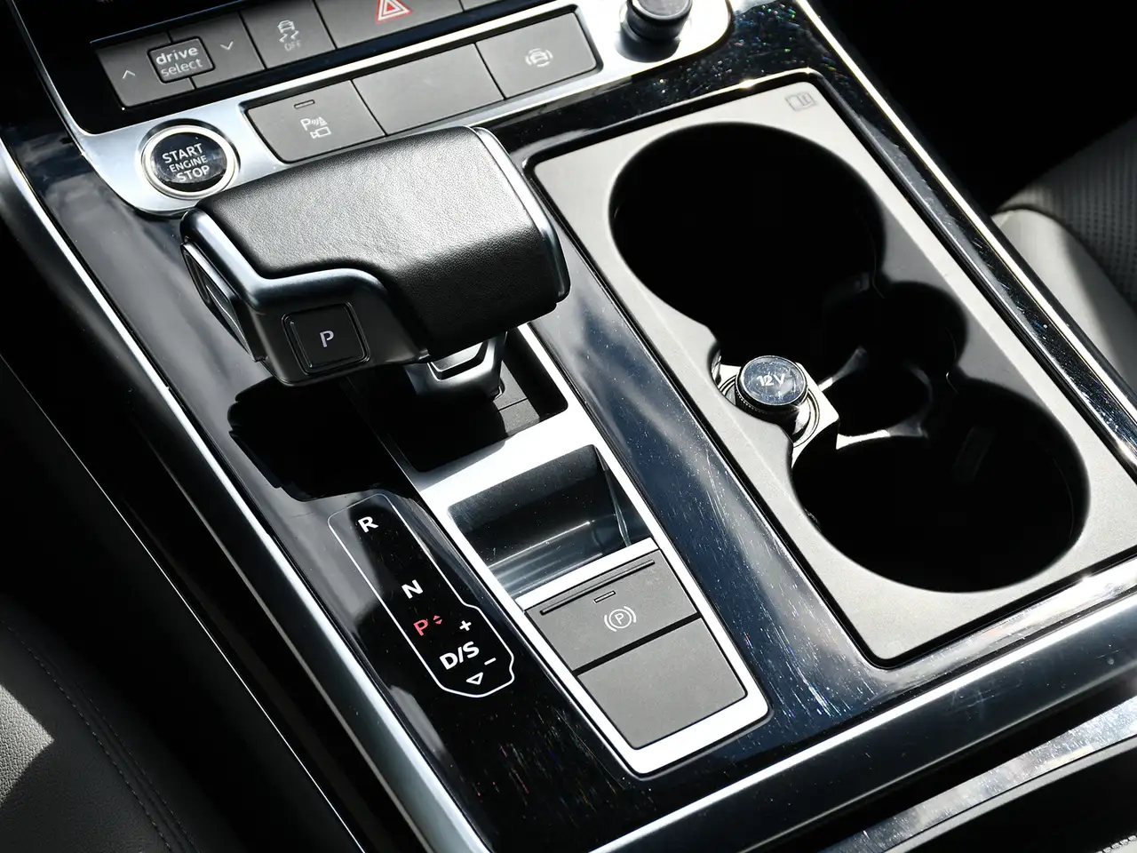 Audi Q7 снимка Audi Q7