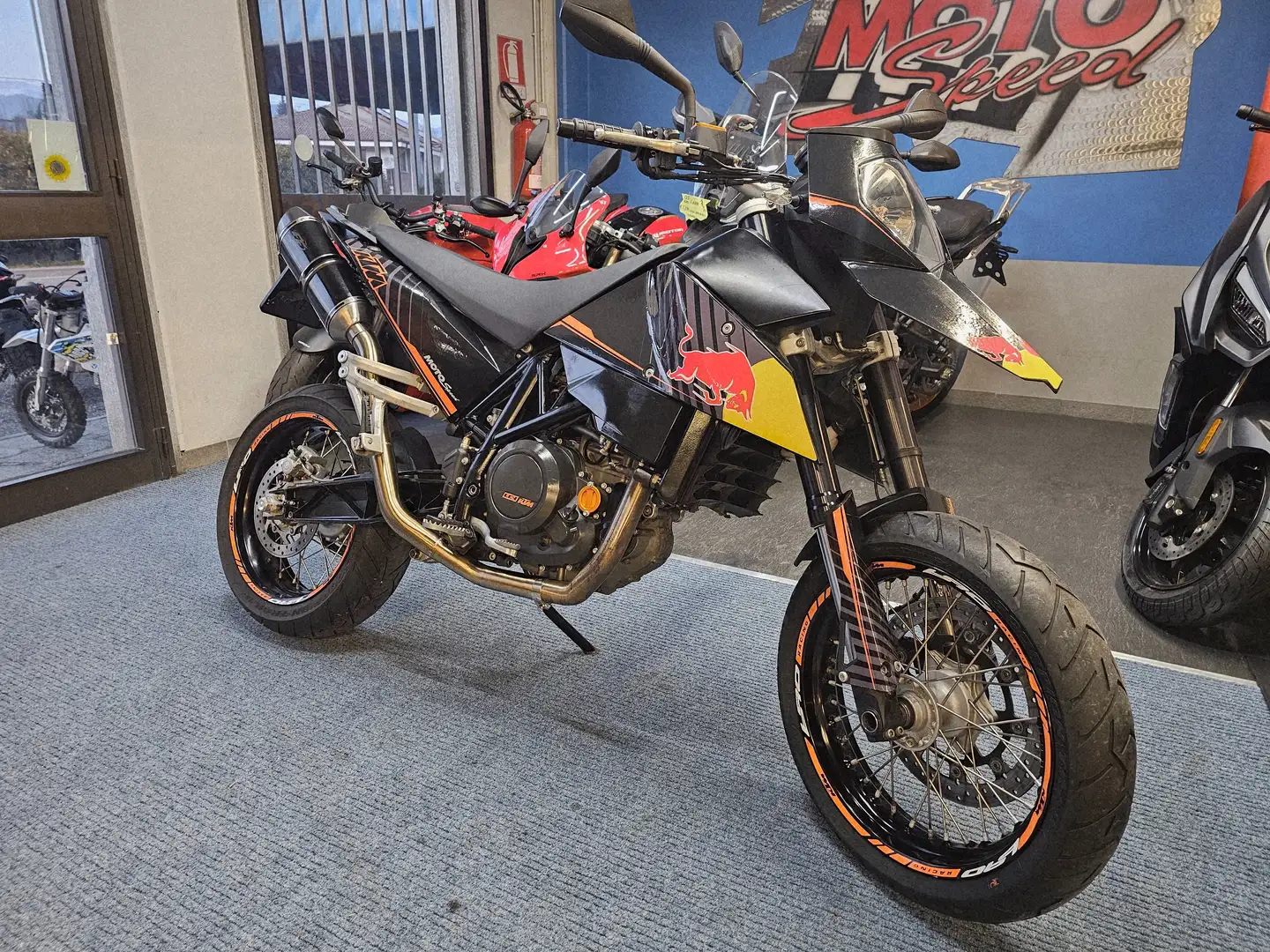 KTM 690 Supermoto Nero - 2