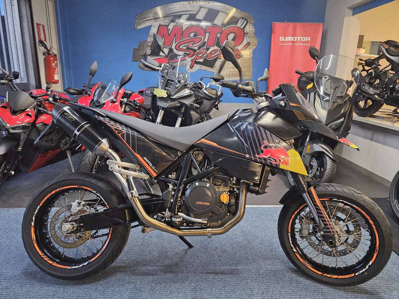 KTM 690 Supermoto