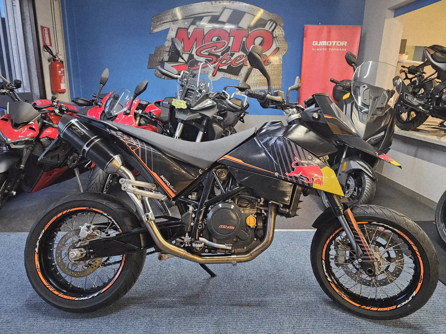 KTM 690 Supermoto Nero - 1