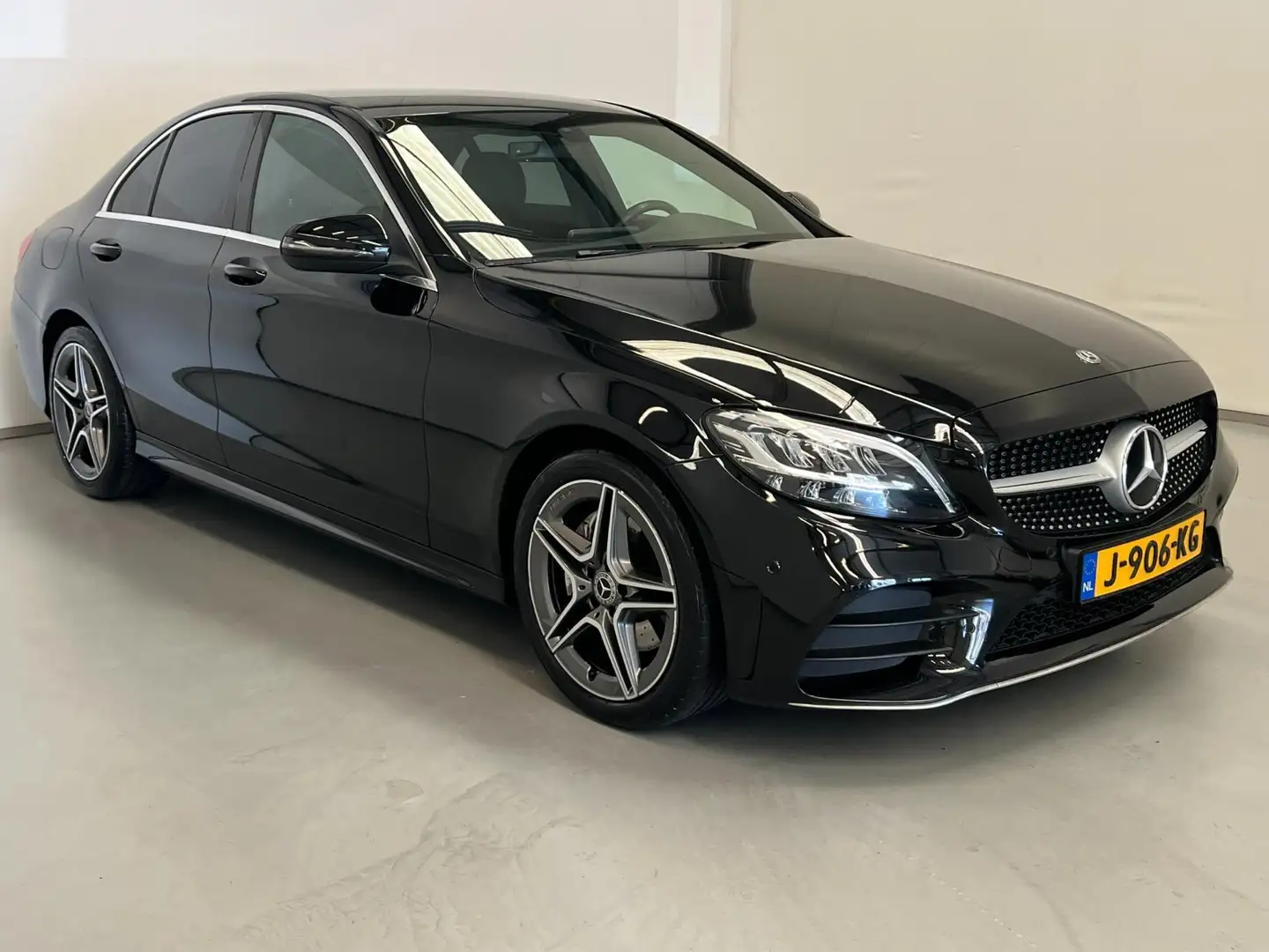Mercedes-Benz C 180 AMG / BTW / NL-auto / Facelift Zwart - 2