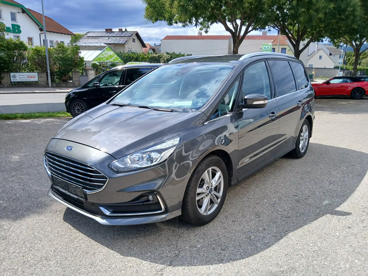 Ford Galaxy 2,0 EcoBlue Titanium 7-Sitze Gris - 1