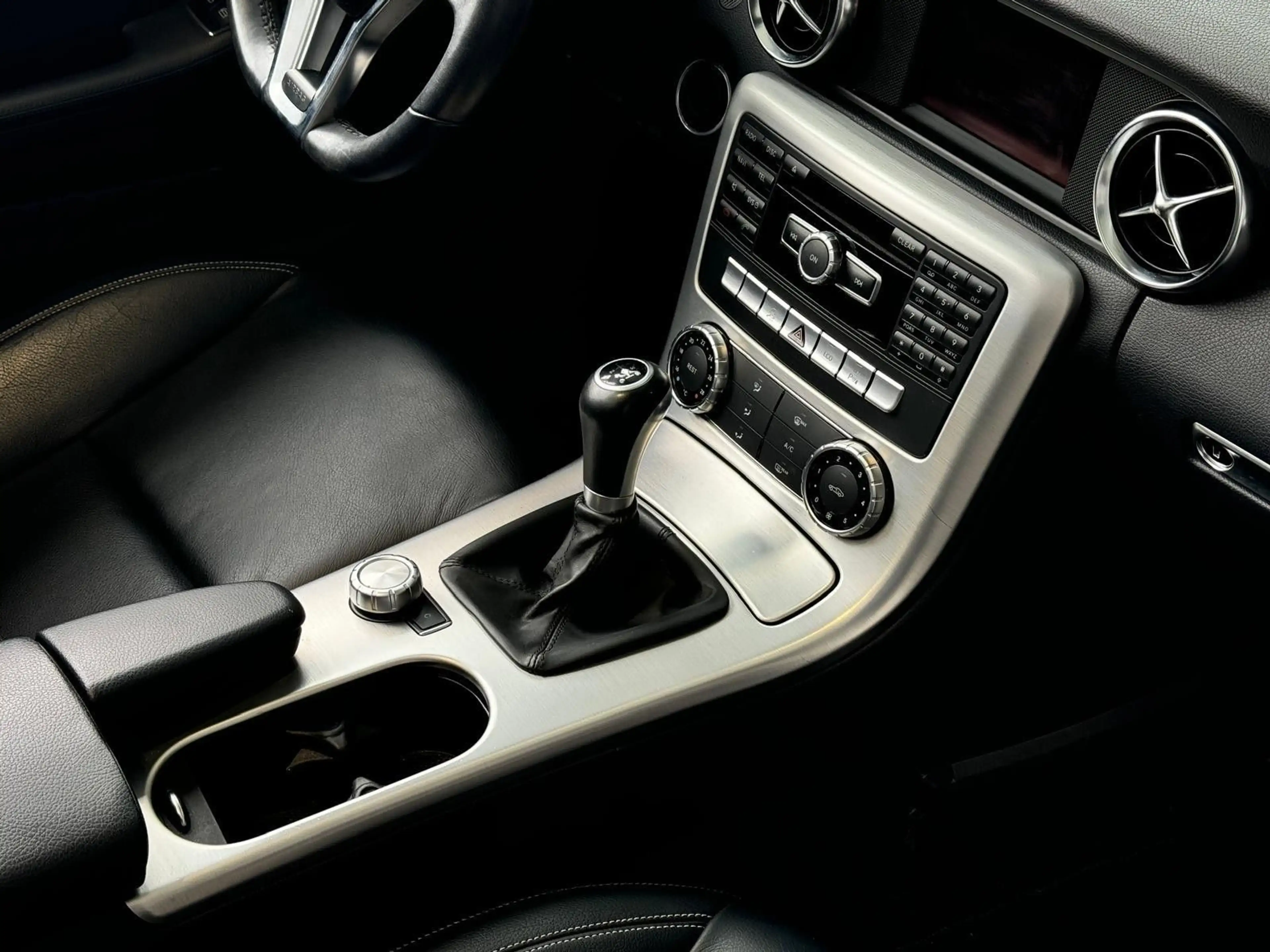 Mercedes-Benz SLK 200 BlueEFFICIENCY "Leder/PDC/Klima/LM" — photo 13