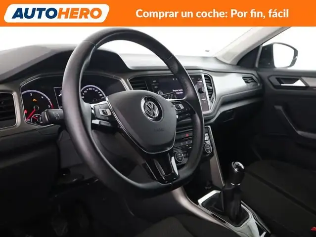 Volkswagen T-Roc view 12