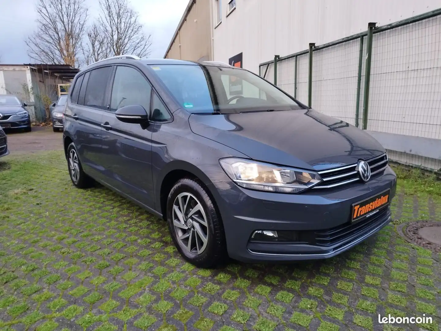 Volkswagen Touran Vw 1.5 tsi 150 sound Gris - 2
