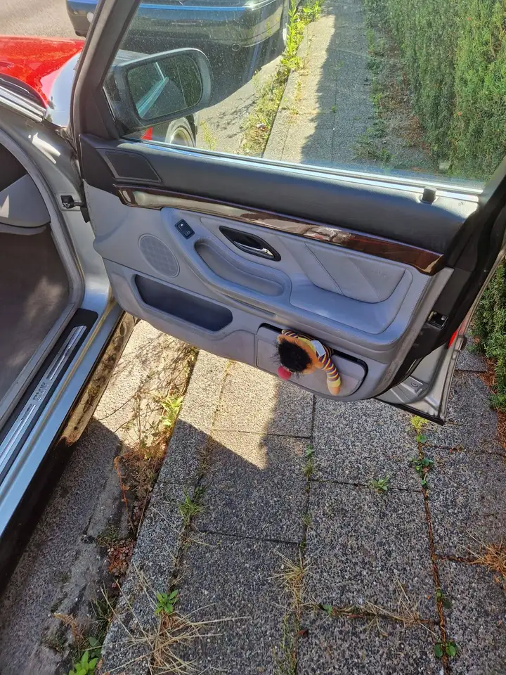 BMW 750i, foto 11