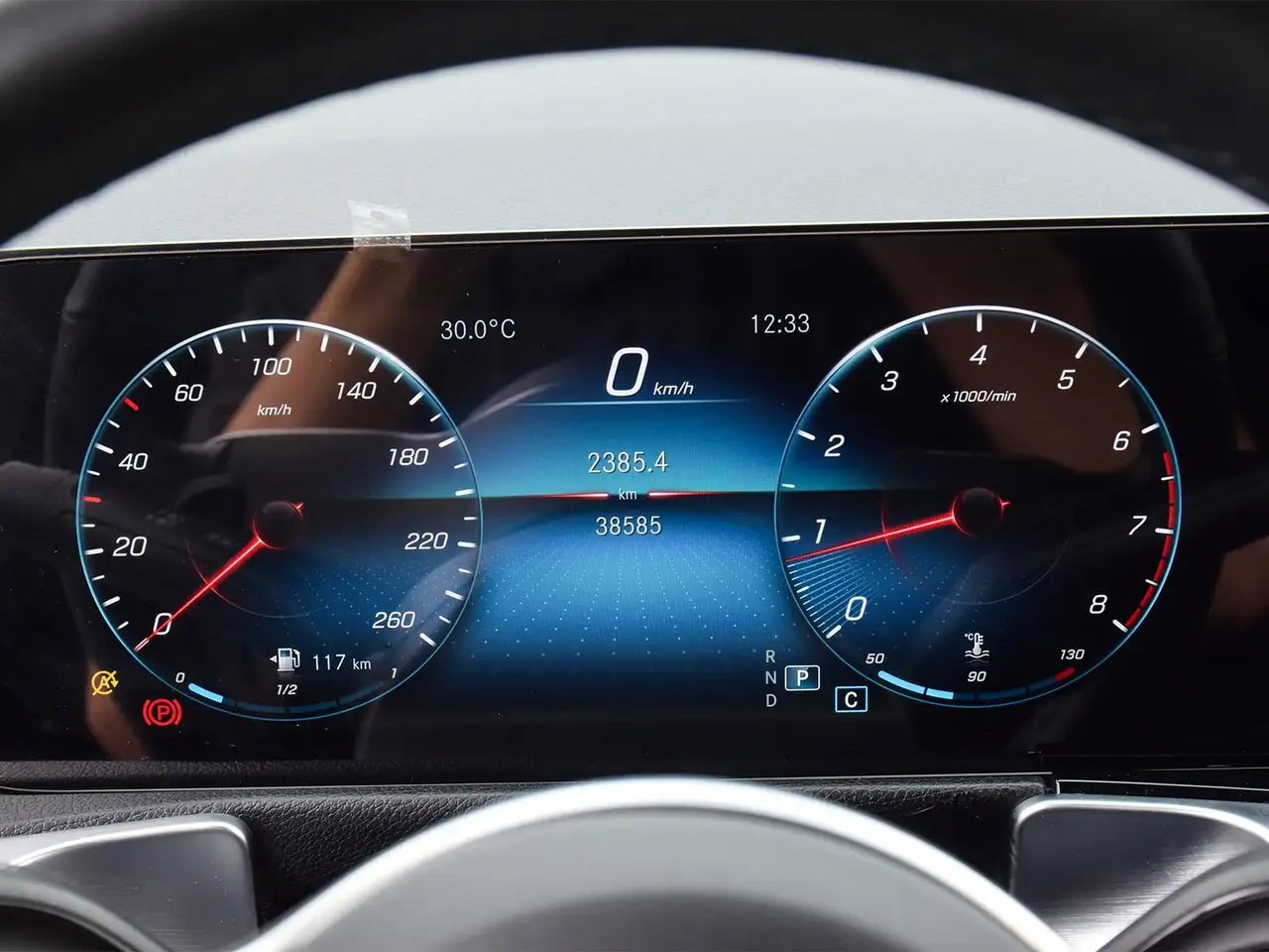Mercedes-Benz EQB снимка Mercedes-Benz EQB