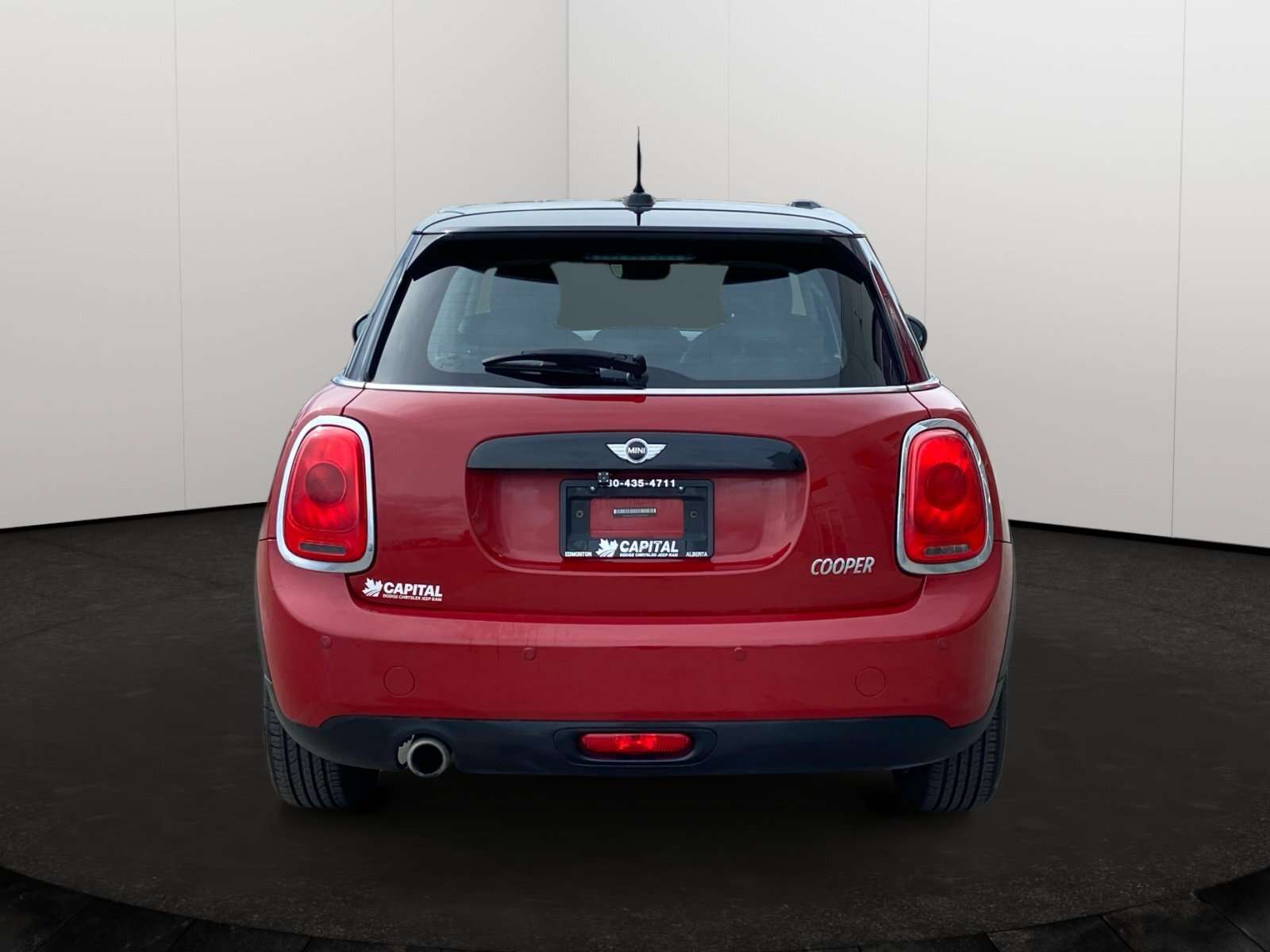2016 MINI 3 Door | Push-Button Start | USB & AUX Connectivity — снимка 1