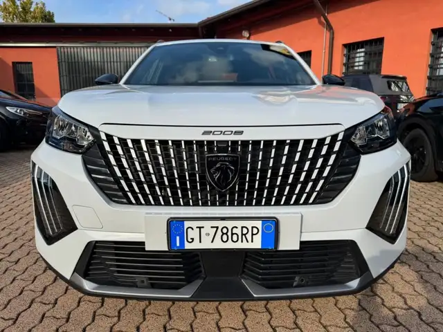 Peugeot 2008 view 5