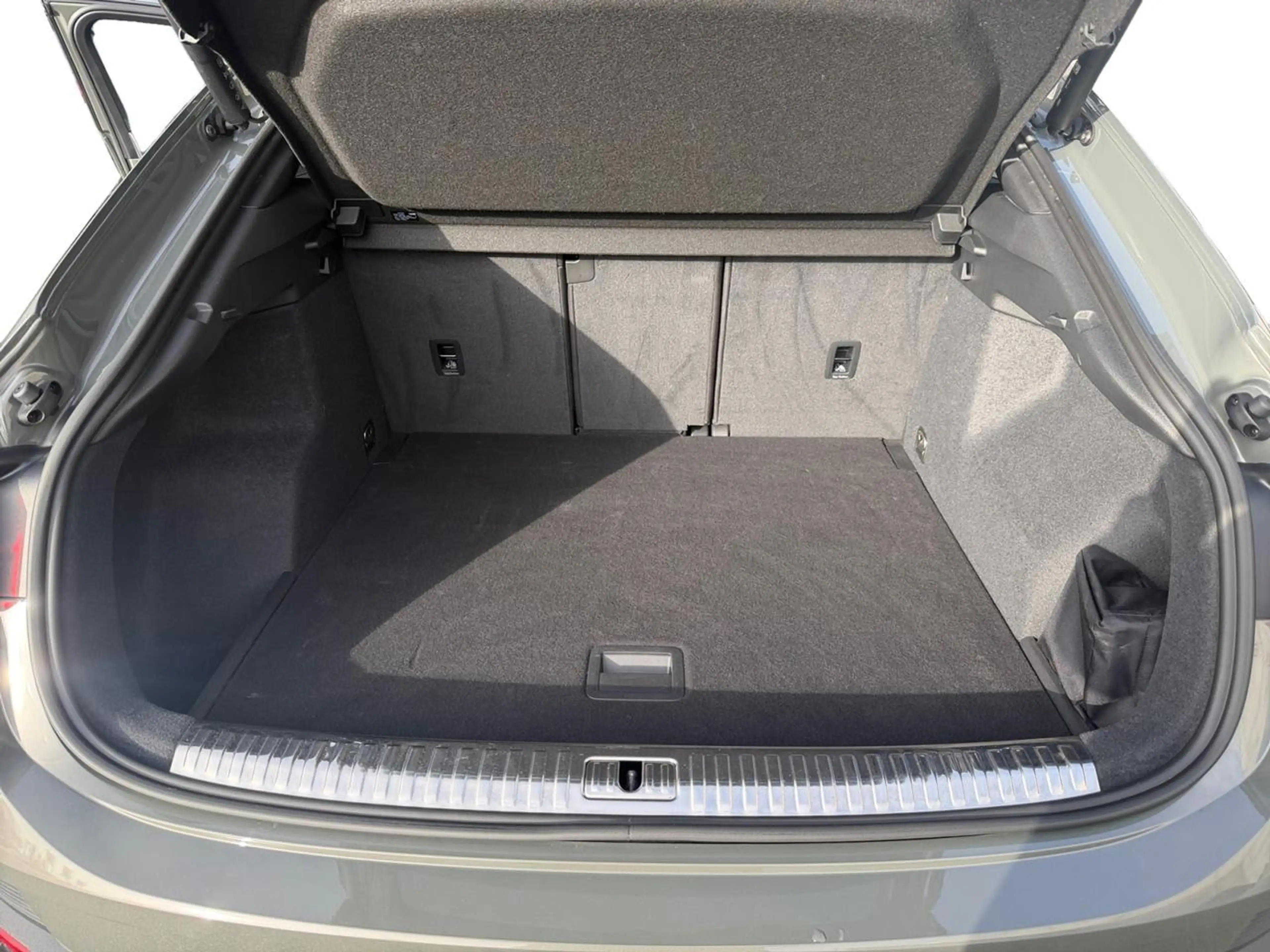 Audi Q3 35 TFSI Sport Edition S tronic — photo 4