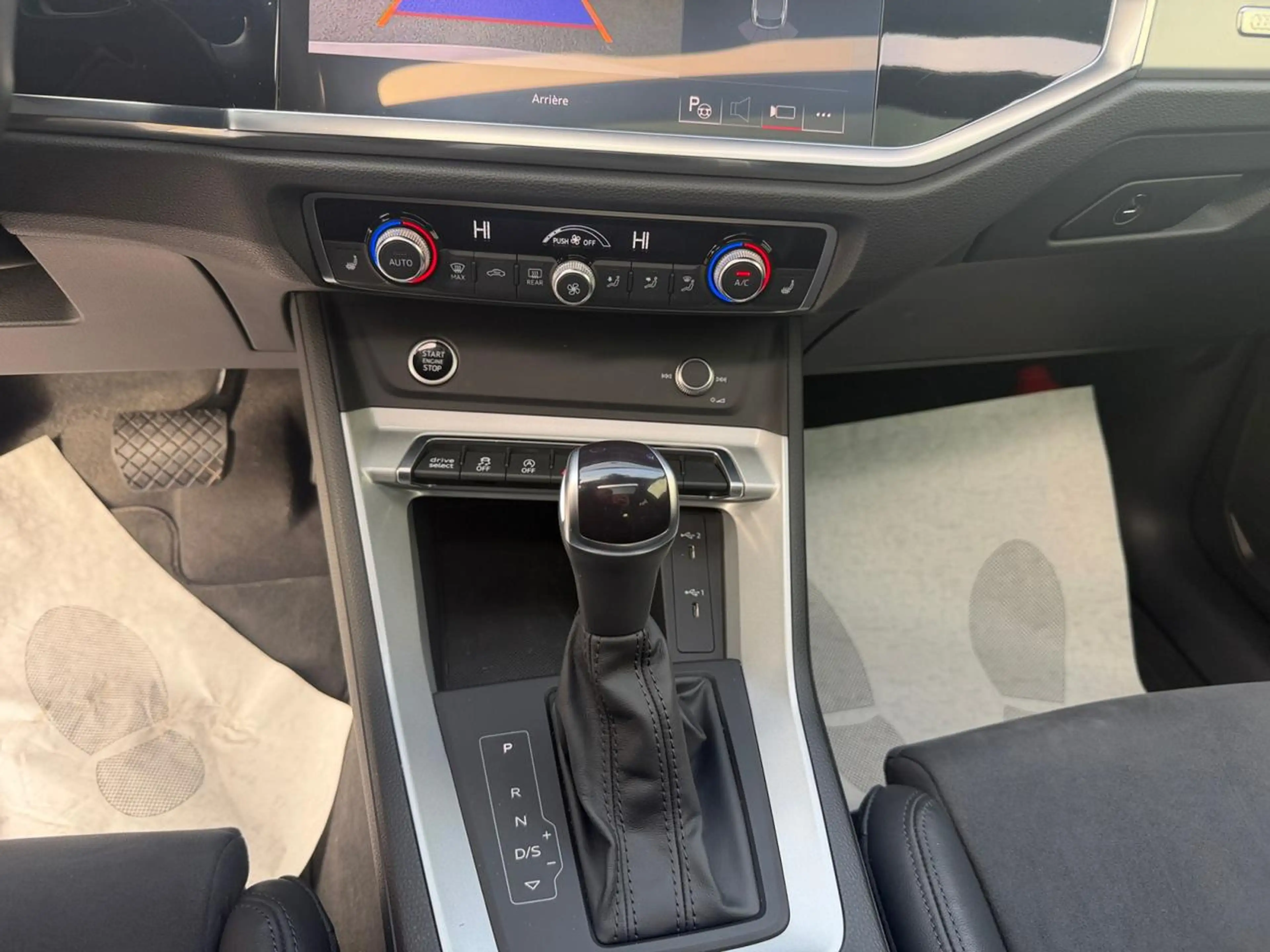 Audi Q3 35 TFSI Sport Edition S tronic — photo 13