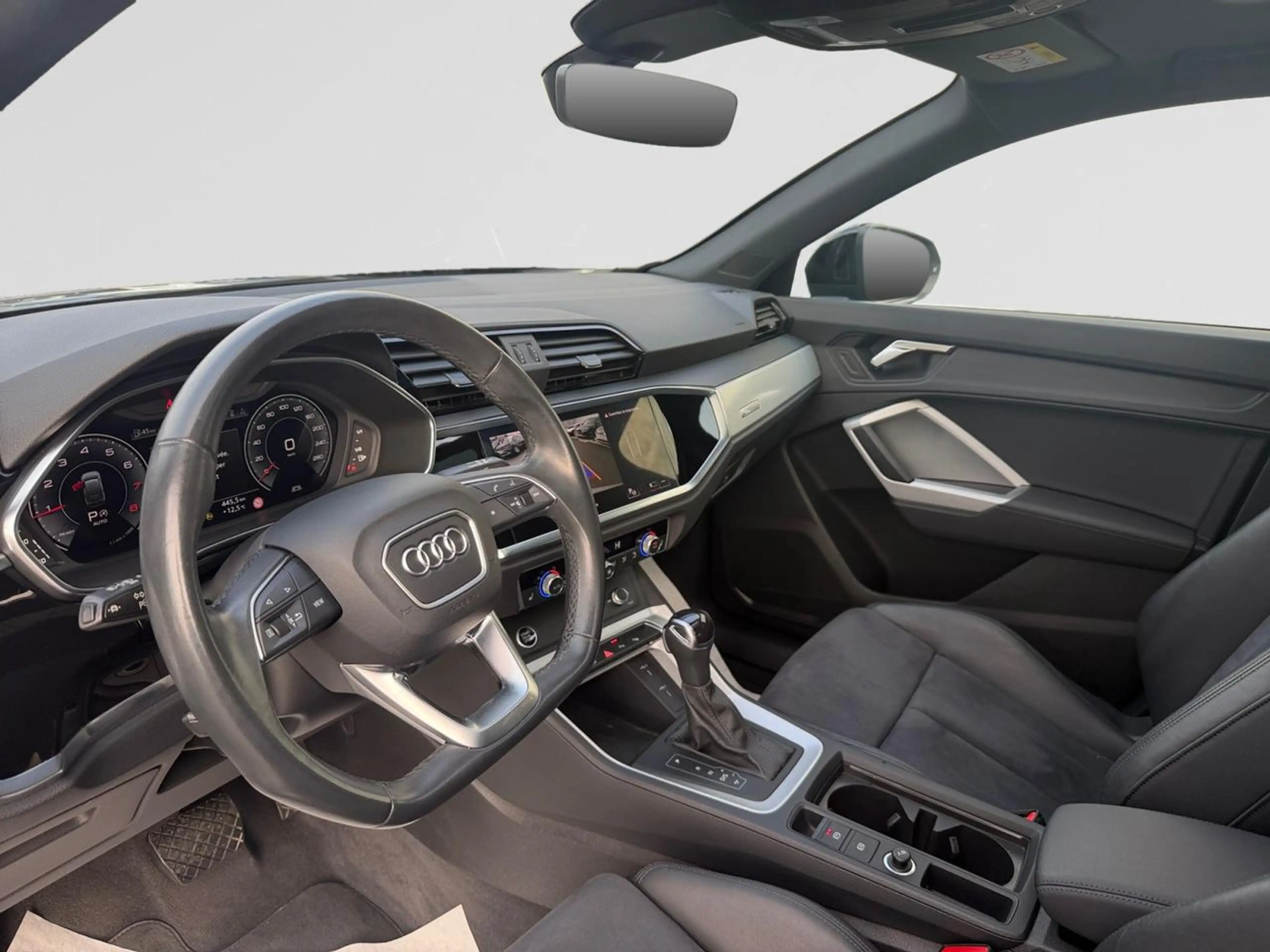 Audi Q3 35 TFSI Sport Edition S tronic — photo 12